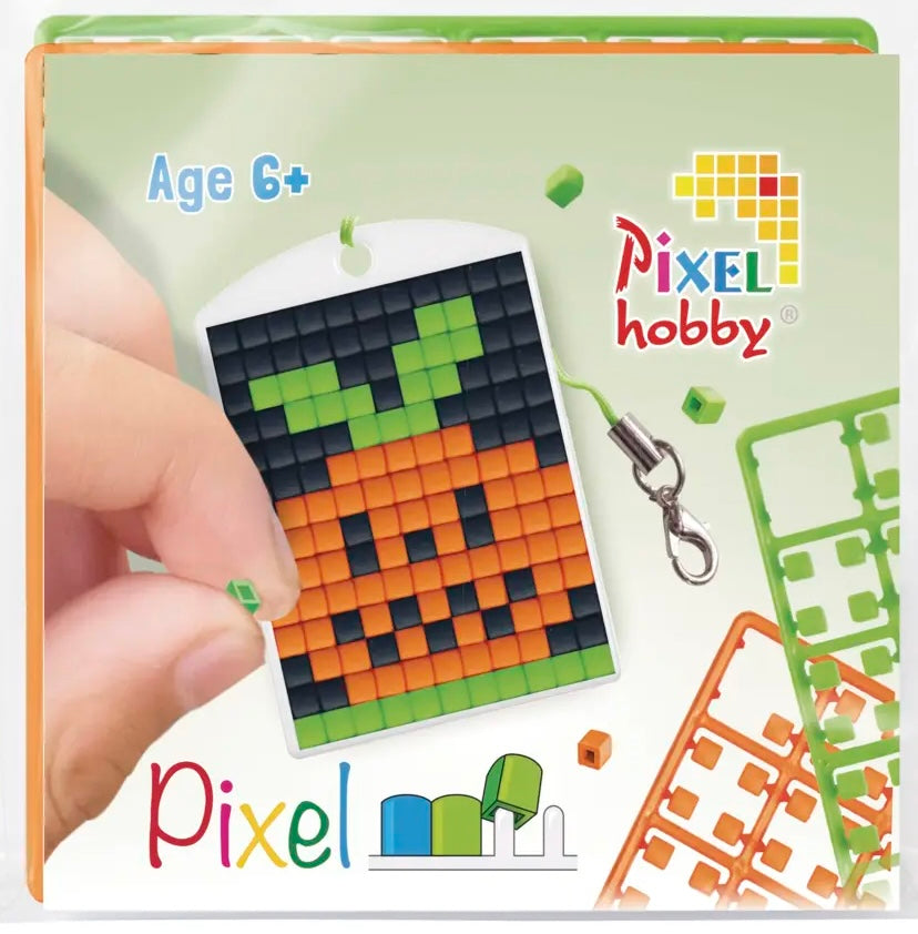 Pixel Medallion Keychain - Pumpkin 23136