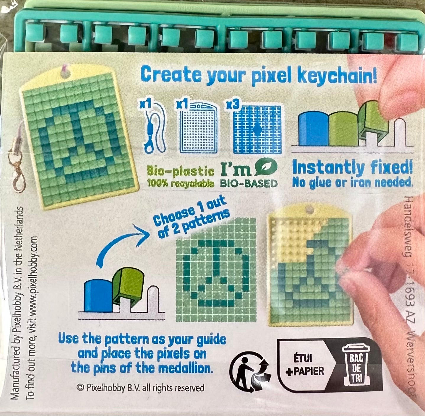 Pixel Medallion Keychain - Star 23117