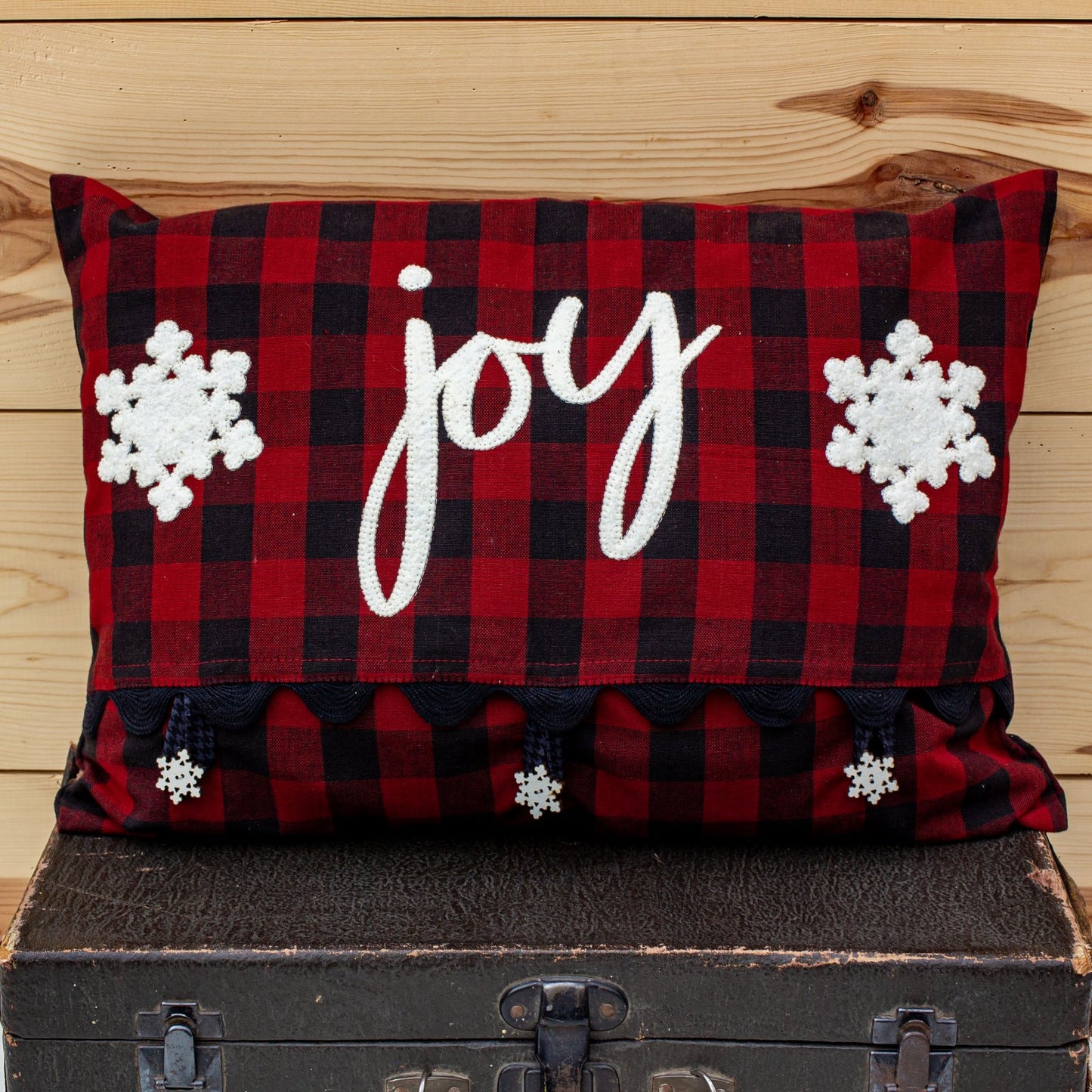 Joy & Snowflakes Pillow Cover Kit - TT104